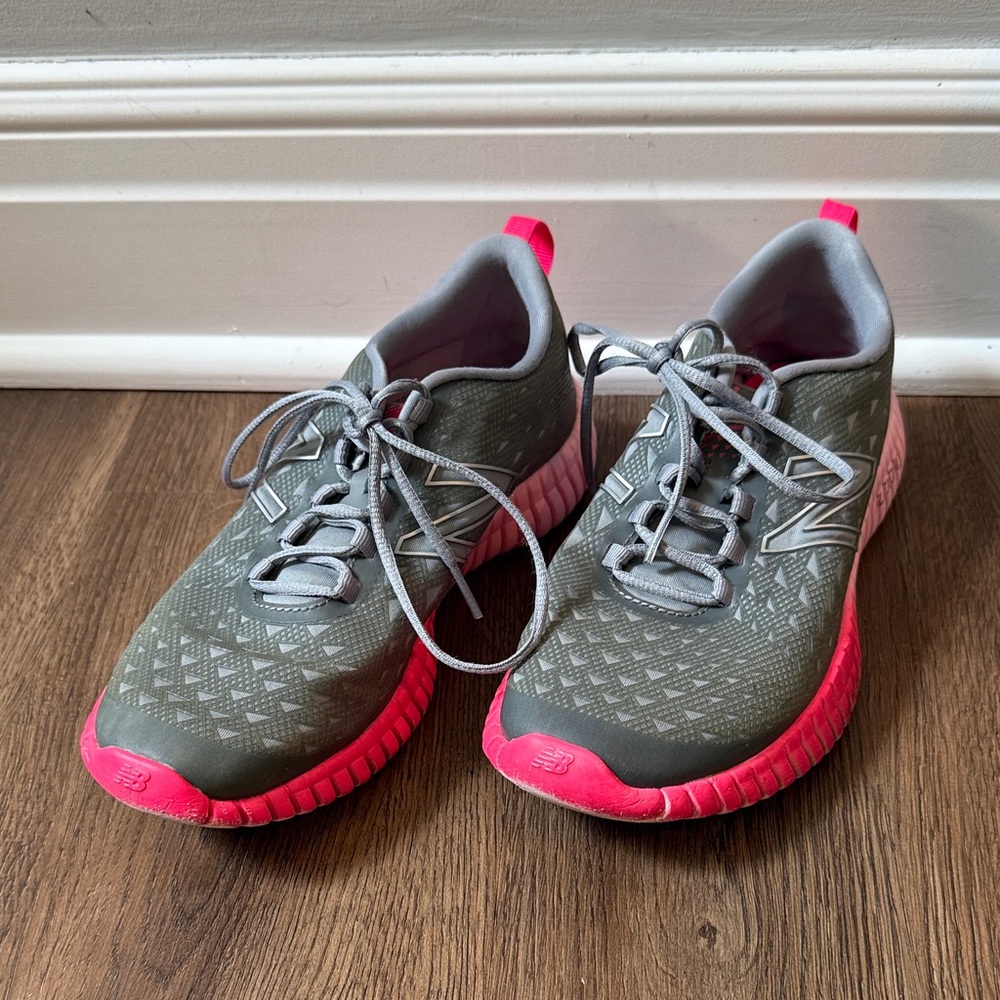 New Balance Women's Gray with Pink Accent Athletic Shoes size 7 1/2